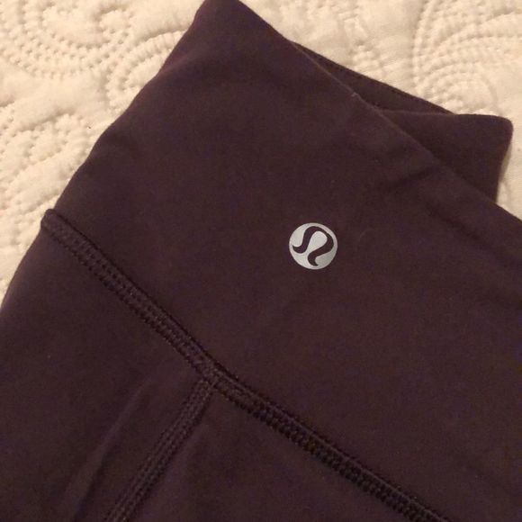 COPY - Dark purple cropped Wunder Under leggings - Picture 2 of 4